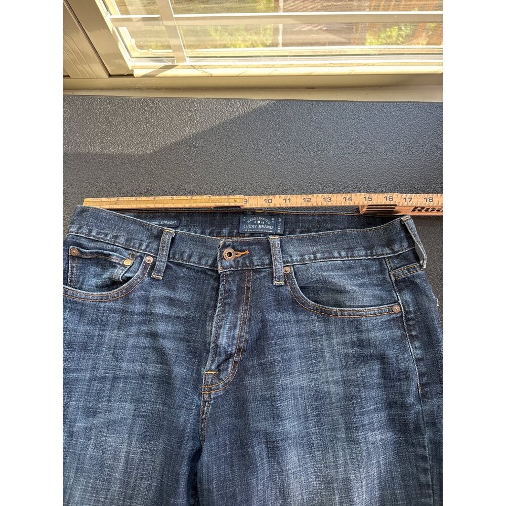 Lucky Brand Men's Blue Denim 221 Original Straight Jeans 34x32 - Picture 9 of 12